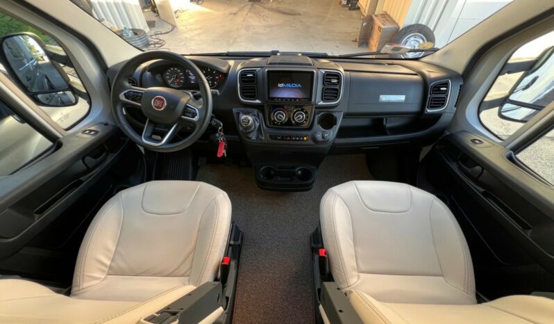 PILOTE P 696 D ESSENTIEL complet