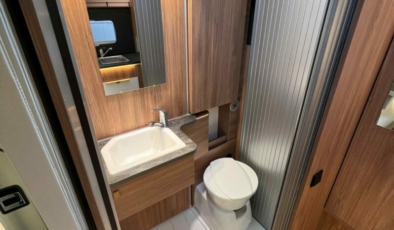 PILOTE P 696 D ESSENTIEL complet