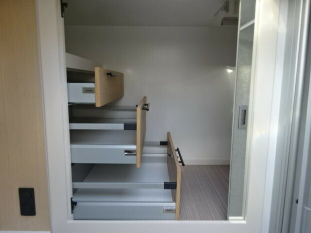 NOTIN VERA complet