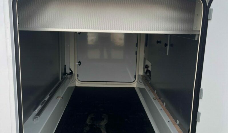 RAPIDO 696F complet