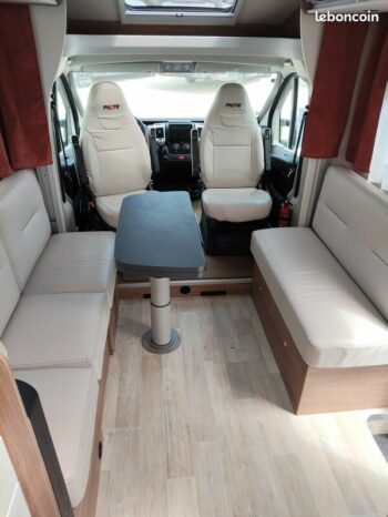 PILOTE P 696 D ESSENTIEL complet
