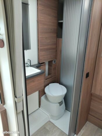 PILOTE P 696 D ESSENTIEL complet