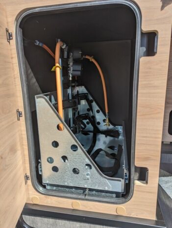 DETHLEFFS GLOBETRAIL 590 C complet