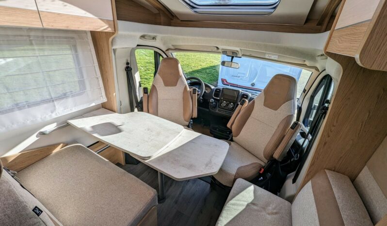 LMC Cruiser V 646 complet