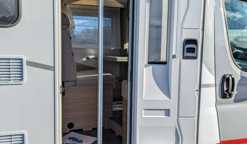 LMC Cruiser V 646 complet