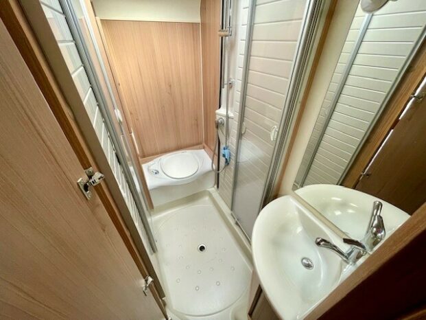 BURSTNER IXEO 664 complet